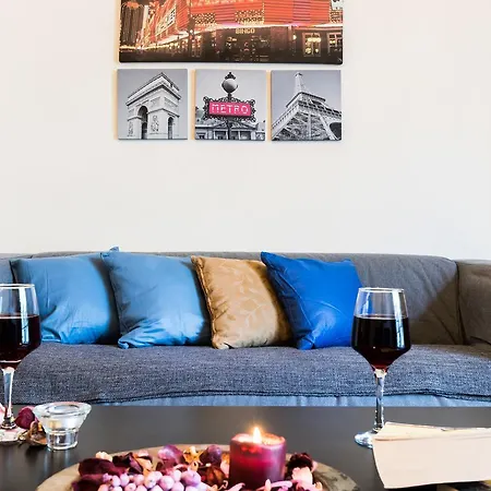 Pagrati Park Apartment